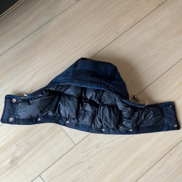 The north face jacket hood button on dark blue checkered plaid snaps - Picture 6 of 6